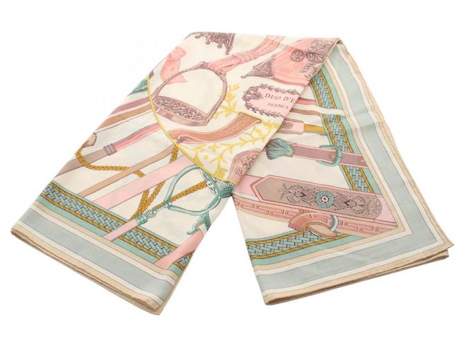 Hermès Pañuelo Hermes Carre Geant 140 DUO D'ETRIERS Multicolor Crudo