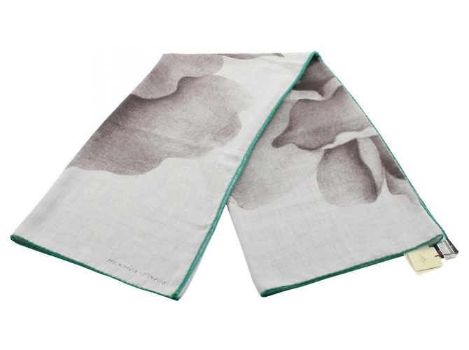Hermès Hermes Carre Geant 140 Une Rose pour Alma Scarf Marrone Verde