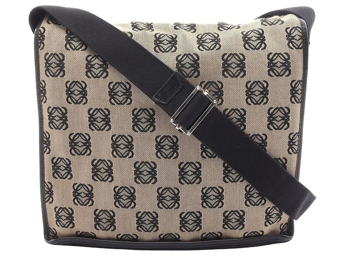 Bolsa de Ombro Loewe Anagram Preto Bege