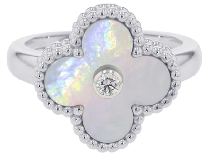 Bague Alhambra Van Cleef & Arpels en or blanc 18K 