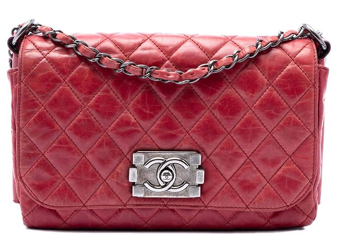 Chanel Soft Boy Flap en piel de becerro glacé acolchado rojo Roja