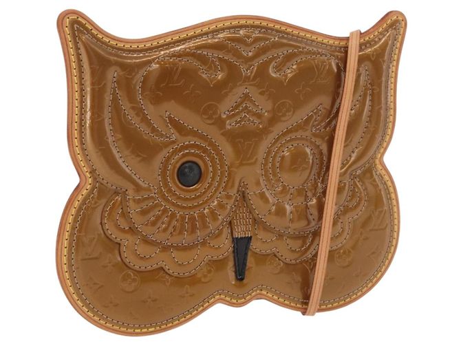 LOUIS VUITTON Vernis Comte de Feu Pochette Owl Bronze M92268 LV Auth BA13648V