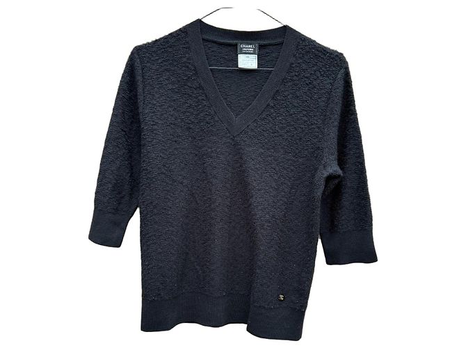 Chanel Uniform V-Ausschnitt Pullover aus schwarzer Wolle 