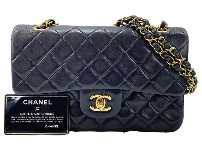 Borsa a tracolla Chanel Matelassé 23 Nero