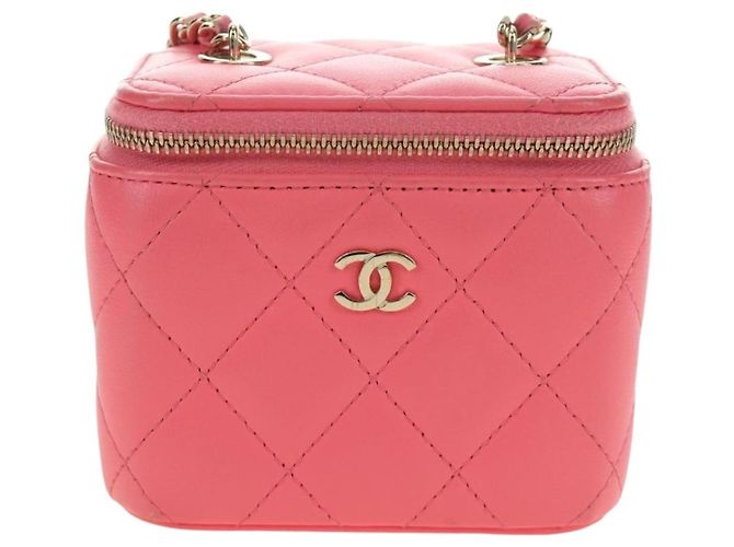Mini Vanity Case Chanel Classic com corrente em pele de cordeiro matelassê Rosa