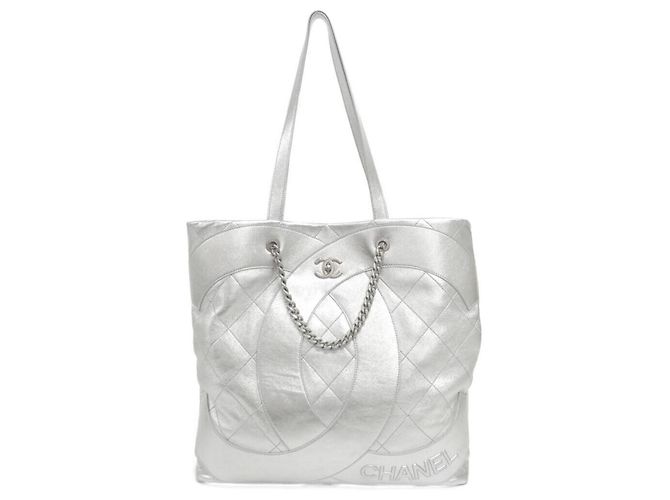 Borsa Chanel argento