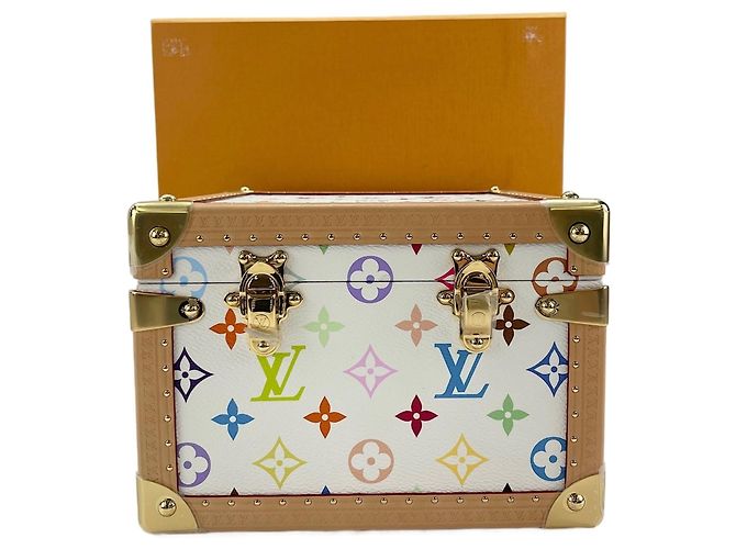 Baúl Louis Vuitton x™ Mal Pyramid Trunk en blanco