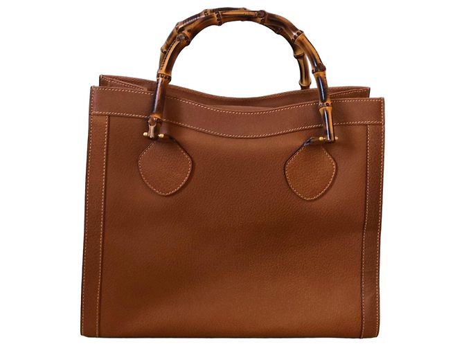 Bolsa Tote Gucci Diana com alça de bambu Marrom