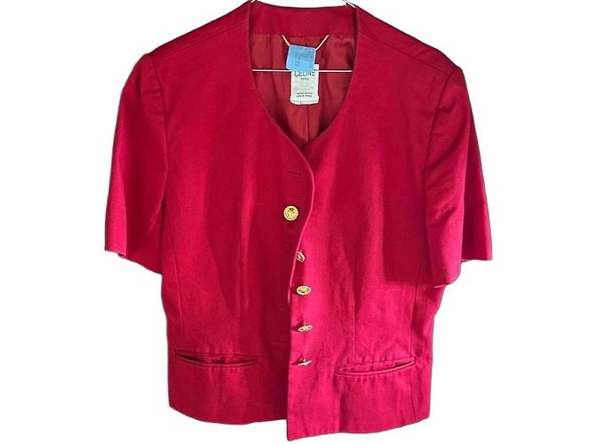 Completo di marca Céline a maniche corte in un rosso brillante!