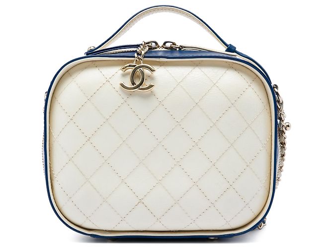 Vanity Case Chanel White Small CC Crumpled Calfskin