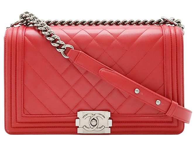 Chanel Boy Flap aus Chevron und Diamond gestepptem Lammleder Rot Medium