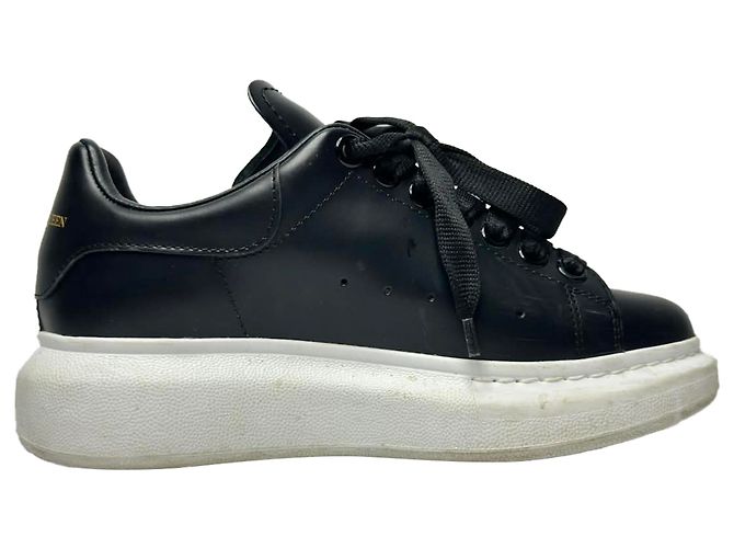 Alexander McQueen Oversized Sneaker aus schwarzem Kalbsleder