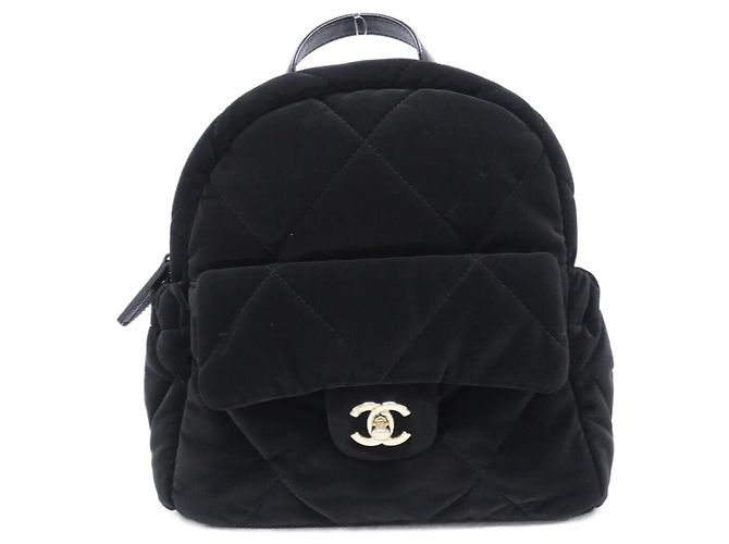 Zaino Chanel AS5679 in velluto nero e nylon