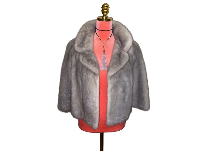 Autre Marque Nerzpelzjacke in Grau