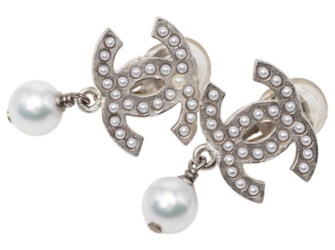 Brincos Clip Coco Mark da Chanel Prata