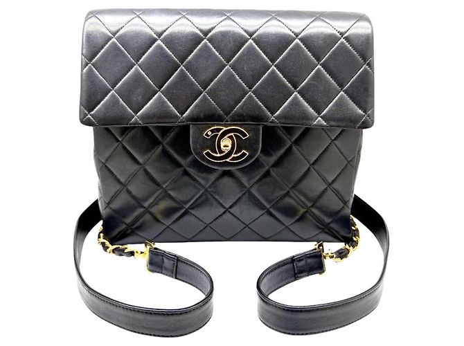 Chanel Matelassé Square Rucksack Schwarz
