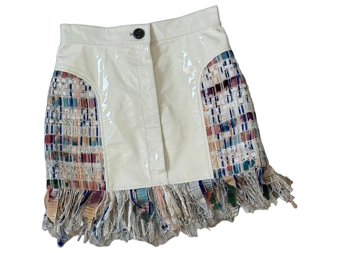 Minigonna Chanel in vernice bianca e tweed multicolore Bianco