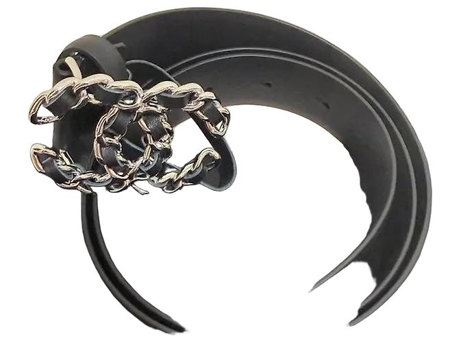 Cinto Chanel de couro preto com fivela CC