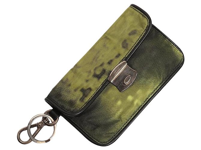 Prada Chaveiro pouch de nylon verde