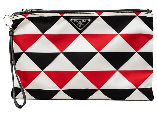 Clutch plana de nylon blanco con patrón geométrico de triángulo Prada