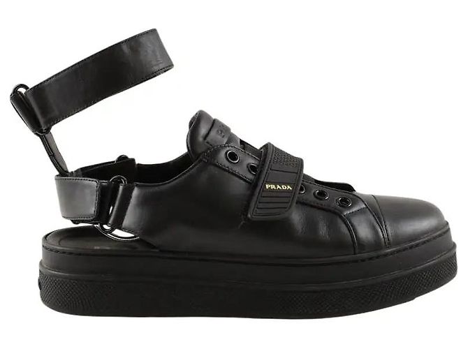 Prada Schwarze Sneaker