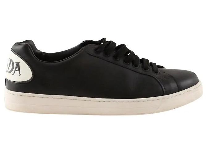 Prada Schwarze Low-Top-Sneaker