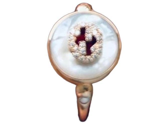 Anillo Interlocking de Gucci en oro rosa, nácar y diamantes Blanco Dorado