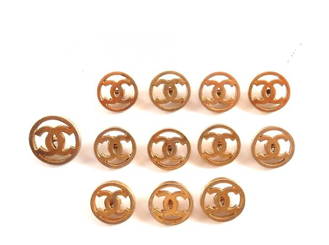 Timeless Accessorio Chanel D'oro 