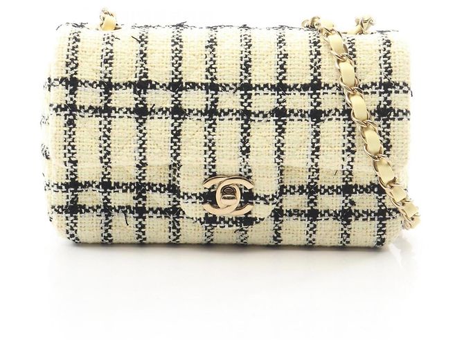 Borsa a tracolla Chanel Mini Matelassé 20 Nero Crudo