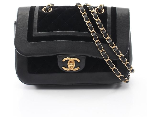 Borsa a tracolla Chanel Matelassé nera Nero