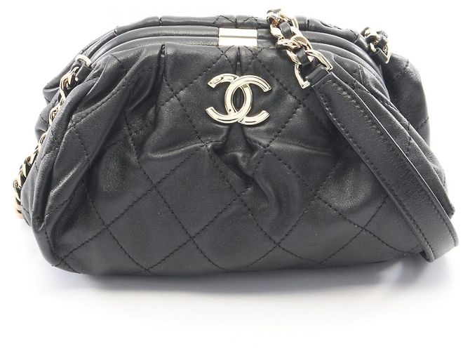 Timeless Borsa a tracolla Chanel Matelassé in agnello Nero