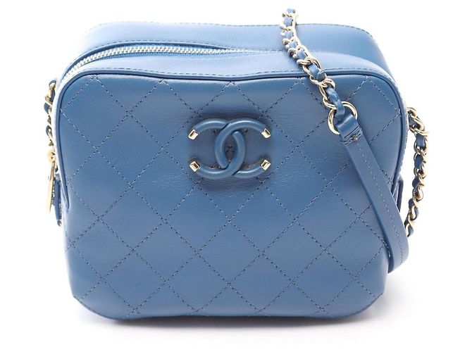 Camera Bolsa de câmera pequena Chanel Matelassé Azul