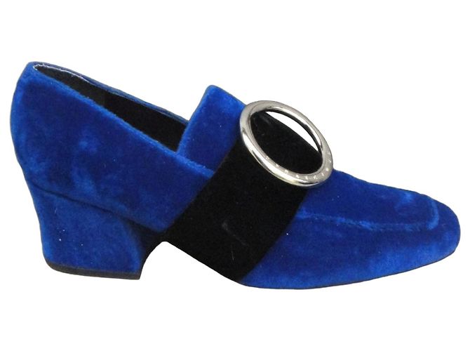 Dorateymur Samt-Loafer mit Absatz in Blau Schwarz