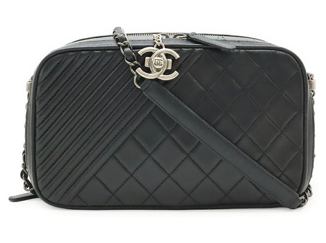 Chanel Boy Camera Bag aus Leder Schwarz