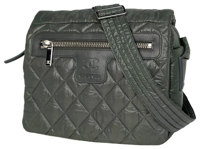 Bolsa de Ombro Chanel Coco Cocoon Marrom Caqui