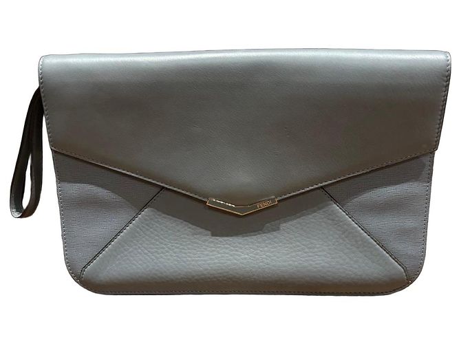 Fendi Clutch a Busta in Pelle Grigia Grigio