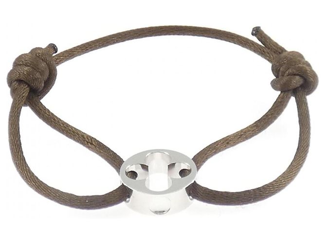Pulsera charm Louis Vuitton en oro blanco de 18K