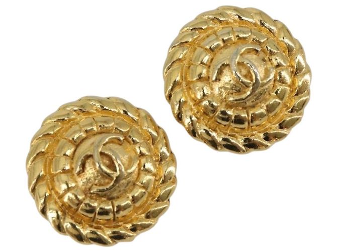 Orecchini CHANEL Metallo Tonalità Oro CC Auth BA13635