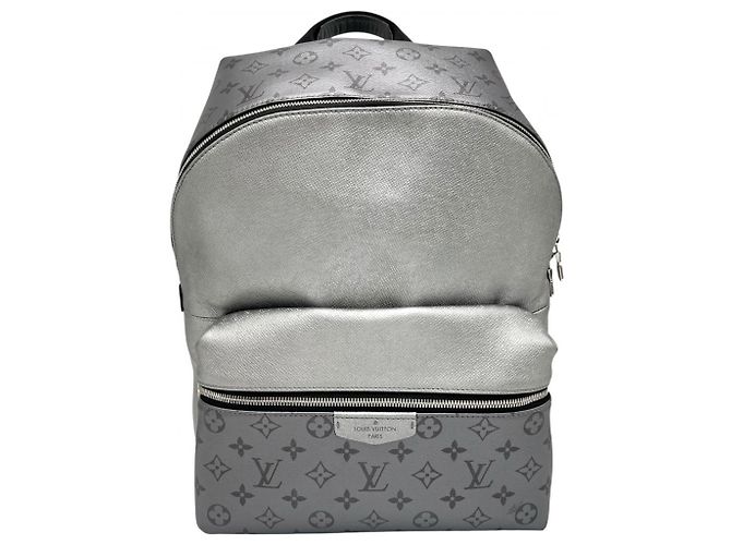 Louis Vuitton Monogram Eclipse Discovery Rucksack PM Metallisch