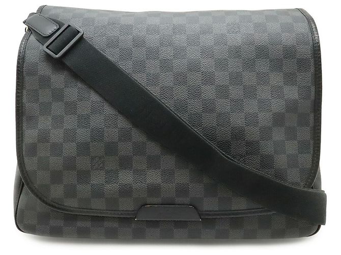 Louis Vuitton Damier Graphite Daniel GM Messenger Bag Black
