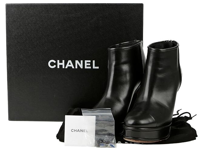 Chanel Bottines à talons Taille Noir