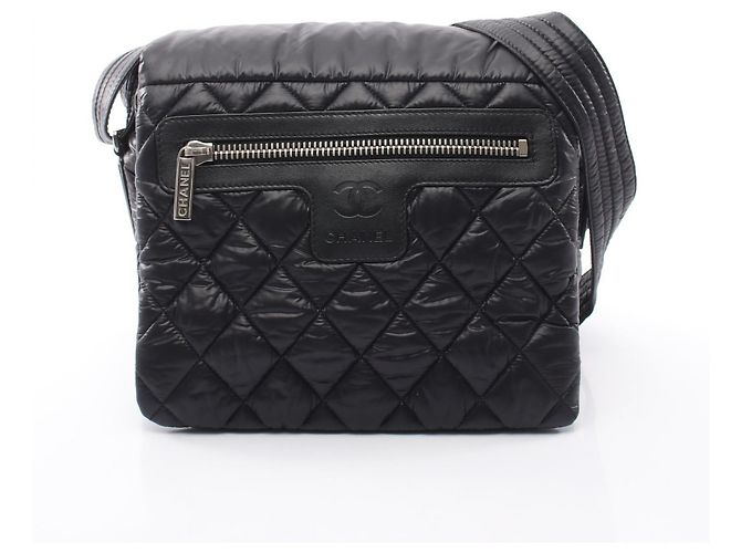 Borsa a tracolla Chanel Cocoon in nylon e pelle Nero