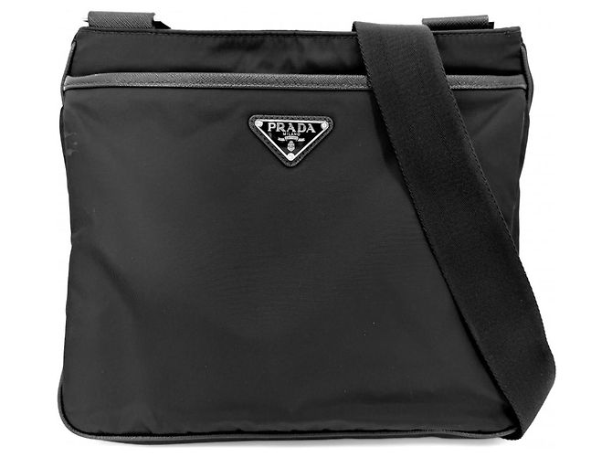 Bolsa de ombro em nylon preto e couro Saffiano Prada