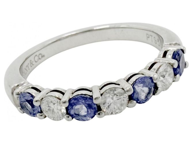 Anillo de banda de platino Tiffany & Co. con tanzanita
