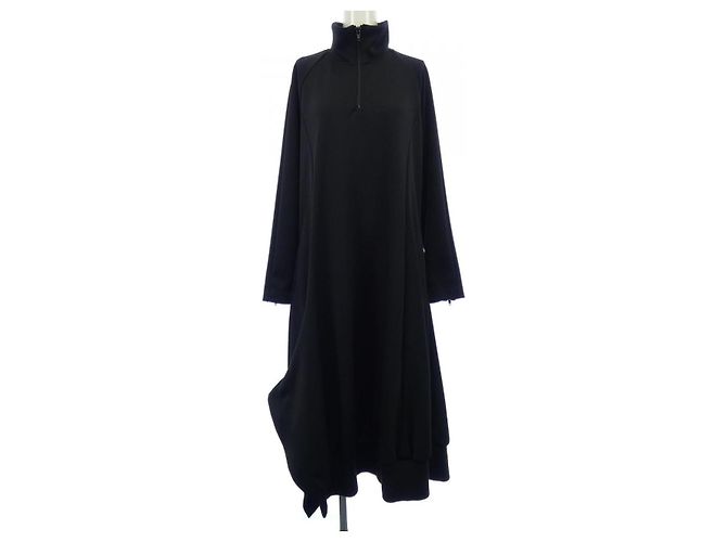 Autre Marque REGULATION Kleid Schwarz