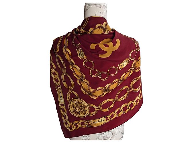 Lenço de seda Chanel bordô e dourado Bordeaux