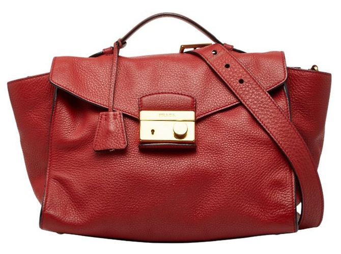 Bolsa de mão e bolsa de ombro em couro vermelho Prada