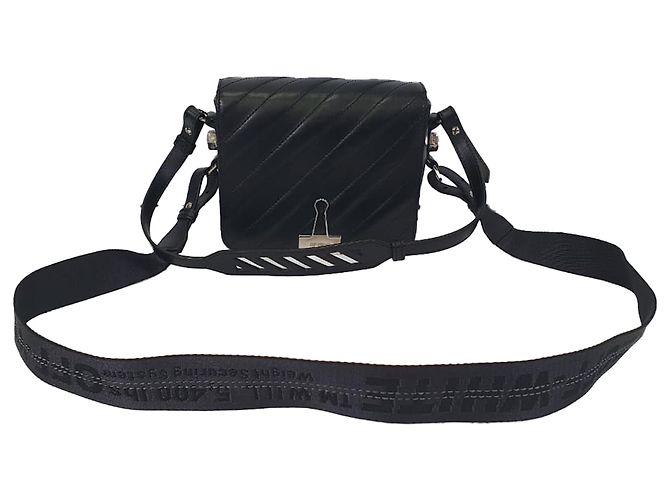 Off White Off-White Diagonal Padded Binder Flap Schultertasche aus schwarzem Leder