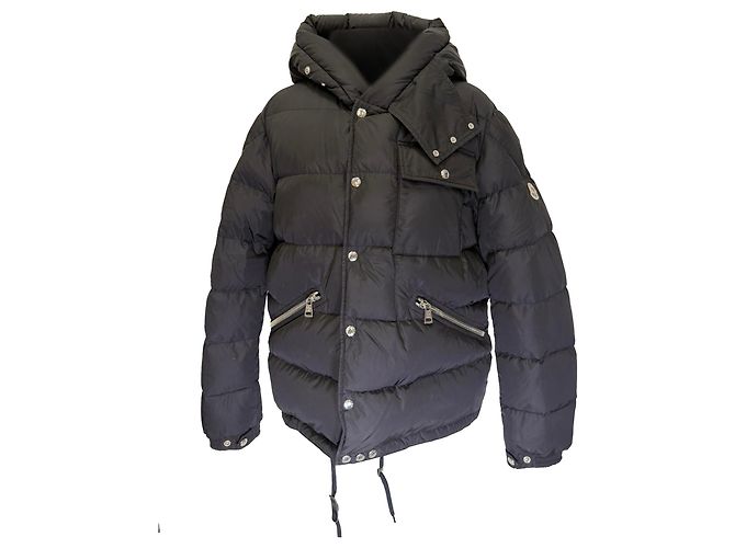 Jaqueta acolchoada Moncler Lioran com capuz em poliamida preta Preto