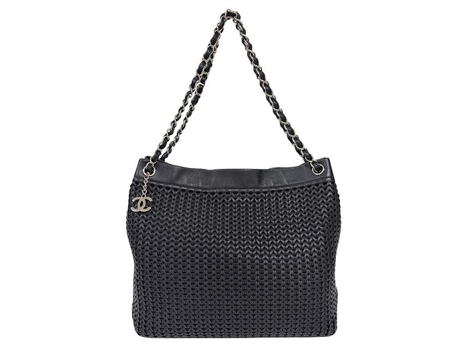 Bolsa Tote Chanel em couro de bezerro granulado preto